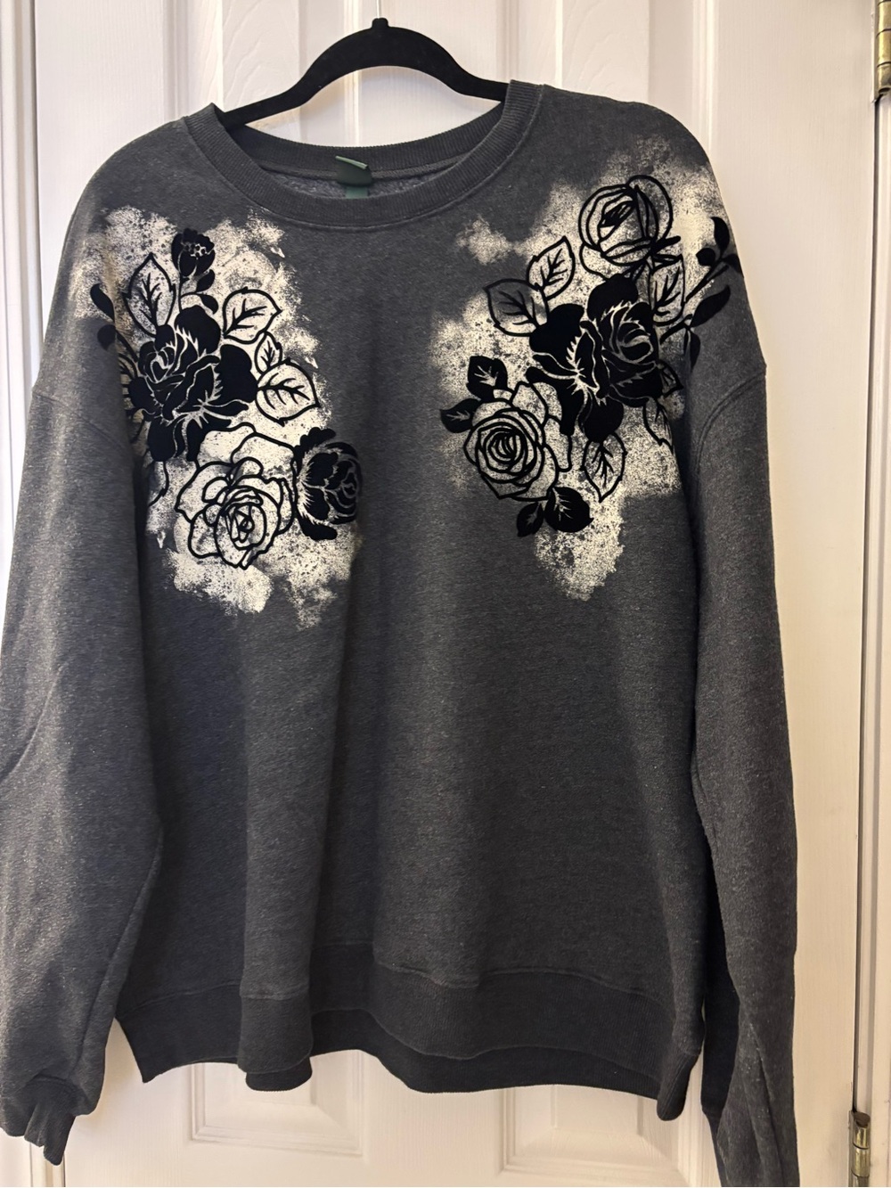 Wild Fable Dark Floral Rose Bleach Wash Sweatshirt XXL